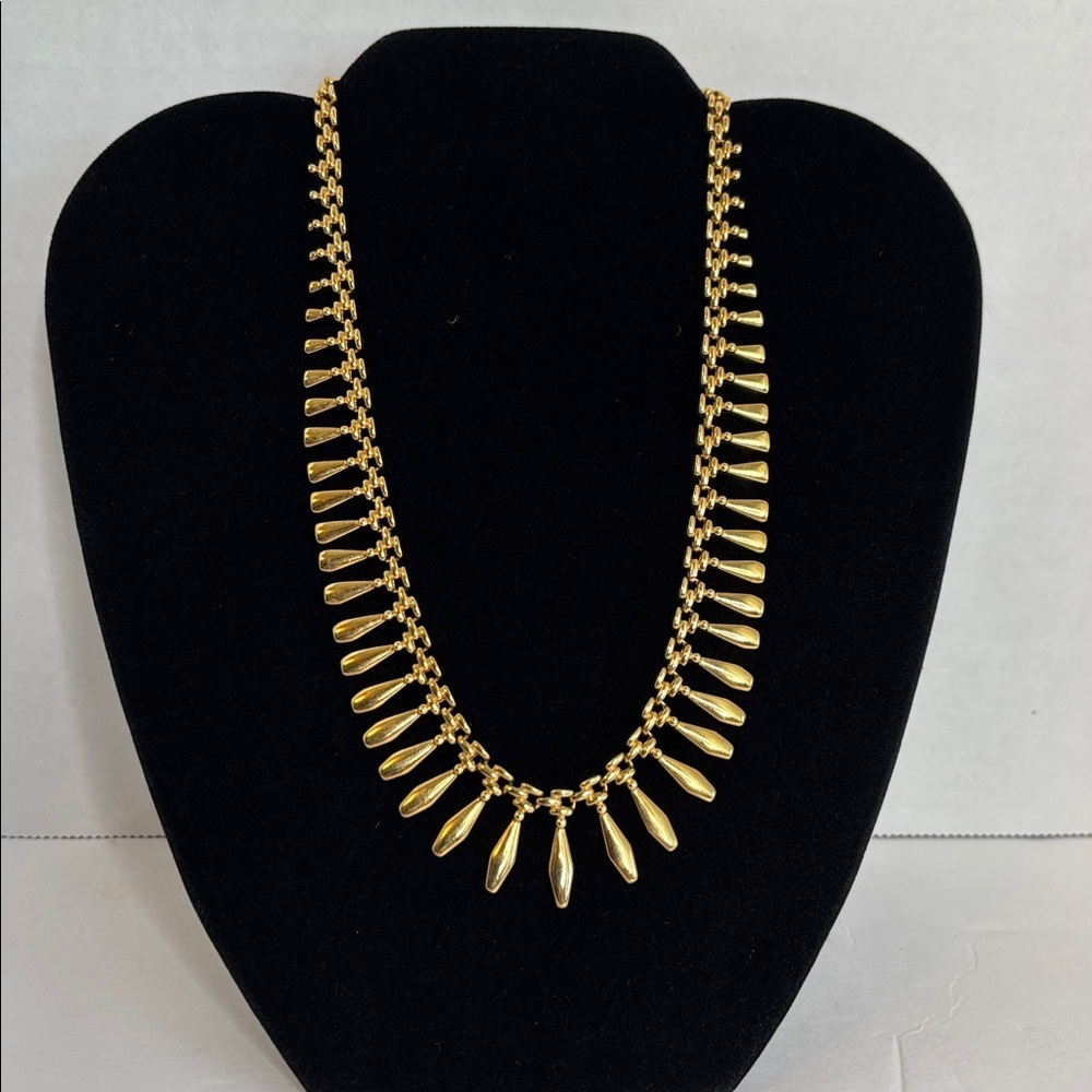 PREMIER DESIGNS NECKLACE